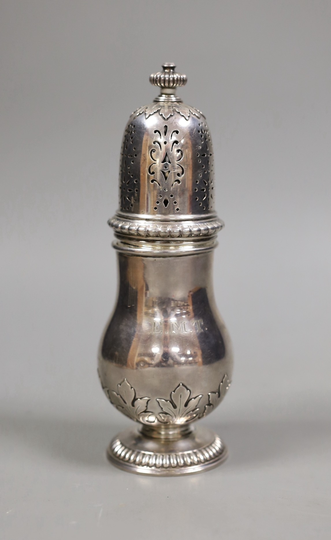 A George V silver sugar caster, by Harrod's Ltd, London, 1935, 19.9cm, 10oz.